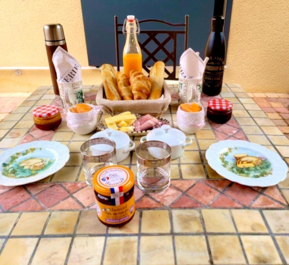 Bed and Breakfast Au son de l Angelus à Moncrabeau Extérieur photo